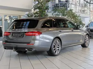 Mercedes-Benz E 220 d T Avantgarde +AHK+MULTIBEAM+SCHIEBEDACH++ Bild 3