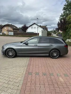 Mercedes-Benz C 300 T 9G-TRONIC AMG Line
