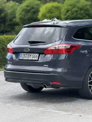 Ford Focus 1.6 Ecoboost titanium Ausstattung Bild 3