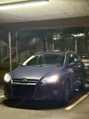 Ford Focus 1.6 Ecoboost titanium Ausstattung Bild 2