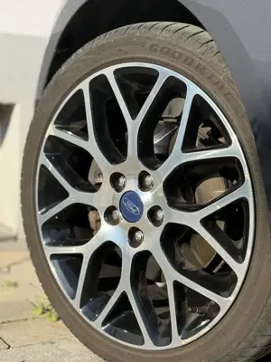 Ford Focus 1.6 Ecoboost titanium Ausstattung Bild 5