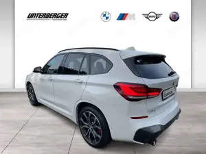 BMW X1 xDrive20i M Sportpaket-Head Up-Panoramadach-AHK- H Bild 4