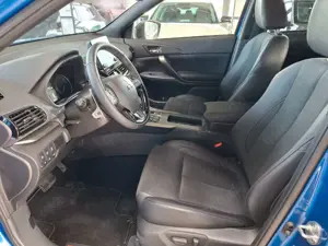 Mitsubishi Eclipse Cross Plus Select Black PHEV 4WD Bild 3