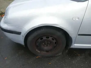 Volkswagen Bora Bora 1.6 Limousine Klimaautomatik HU/AU 07/2027 Bild 2