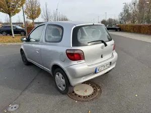 Toyota Yaris 1 J. TÜV / NEU: ALLWETTER REIFEN Bild 5