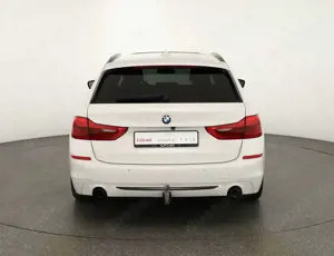 BMW 530 530d Touring xDrive Sport Line Standheizung AHK Bild 4