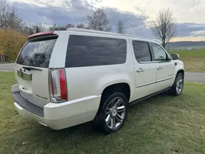 Cadillac Escalade Escalade 6.2 V8 Platinum ESV Bild 5