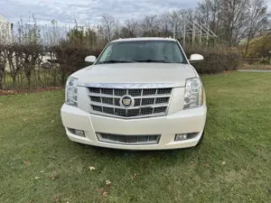 Cadillac Escalade Escalade 6.2 V8 Platinum ESV Bild 2