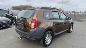 Dacia Duster I 4x4 | Klima | AHK | Euro 5 Bild 4