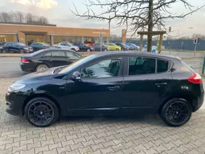 Renault Megane LIMITED ENERGY TCe 115 Navi//S.Assistent Bild 3