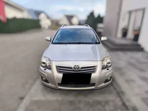Toyota Avensis 2.2 D-CAT Combi Executive