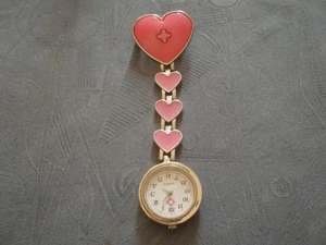 GWK-15.1 Schwesternuhr Pulsuhr Kitteluhr Kasak Uhr Rotkreuzuhr Nurse Watch Rarität