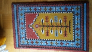 Großer und kleiner Teppich  Bild 2