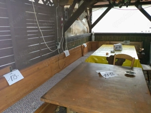 Eckbank mit 2 Tische