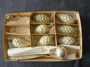 7 Antike Anhänger Tannenzapfen + Baumspitze Weihnachtsbaum Christbaumschmuck