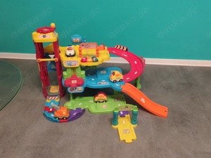 VTech Parkgarage inkl. 3 zusätzliche Autos 