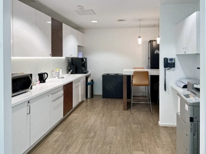Meetings, Arbeit und Zusammenarbeit in unseren professionellen Business Center in Regus City Plaza Bild 2