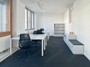 Meetings und Zusammenarbeit in unseren professionellen Business Center in Regus Friedrichstrasse Bild 3