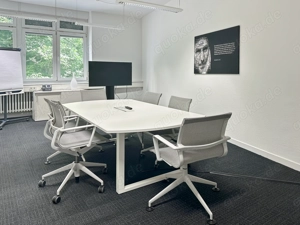 Meetings und Zusammenarbeit in unseren professionellen Business Center in Regus Friedrichstrasse Bild 4