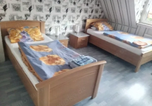 Wir bieten Ihnen 1 Wohnung mit Einzel- und Doppelzimmern zur Kurzeitmiete!