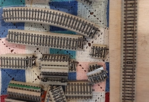 Märklin HO viele Kleinteile Gleise auch Anschlussgleise 13 stck Tunnel selbst gemacht