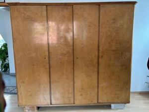 Großer Kleiderschrank aus Echtholz 