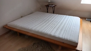 Bettgestell mit Lattenrost und Matratze zu Verschenken