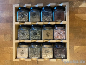 Gewürzset - Holz Gewürzregal mit 12 Gewürzen