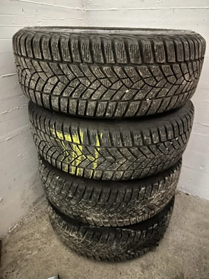 4 Winterkompletträder auf Stahlfelge, 215 60 R16, Goodyear Ultra Grip