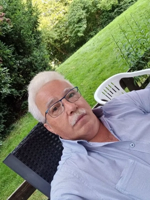 Hast du auch das allein sein satt?( Die Anzeige ist nur an Frauen gerichtet,damit es keine Missverst