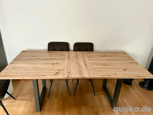 Ausziehbarer Esstisch