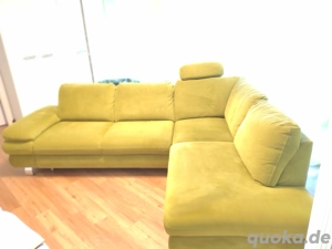 Sofa grun links ausgerichtet