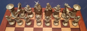 Schach "Das Königliche Spiel": 32 Motiv-Figuren, Germanen Vollzinn 