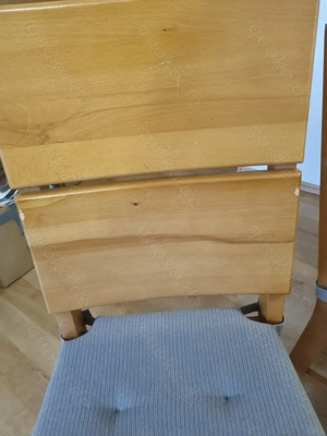 Ausziehbarer Esstisch aus Holz mit 6 Stühlen   top Zustand