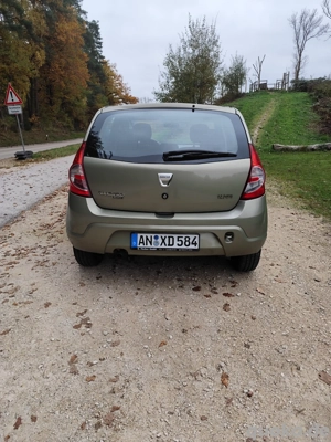 Dacia Sandero 2009 Bild 2