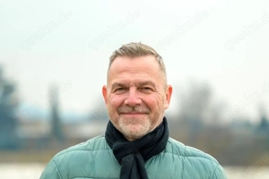 Dominanter Herr sucht Sklavin