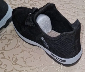 Sneaker Modern Neu schwarz Größe 44