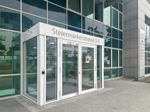 Meetings, Arbeit und Zusammenarbeit in unseren professionellen Business Center in HQ Offisto Bild 4