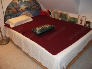 Schönes Holz-Bett mit Allnatura-Lattenrost und Allnatura-Matratze zu verkaufen