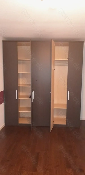 Hochwertiger Kleiderschrank günstig (Abholung 90763 Fürth)