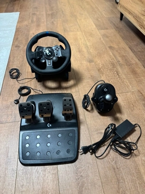 Logitech G923 TRUEFORCE Lenkrad + Pedale + Schalthebel