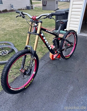 Trek Session 9.9 Carbon Fiber Downhill Bike 