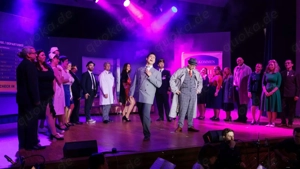   ## Gitarrist*in für Musical-Projekt gesucht! ## Bild 3