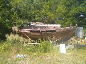Altes Segelholzboot inklusive Anhänger abzugeben Bild 2