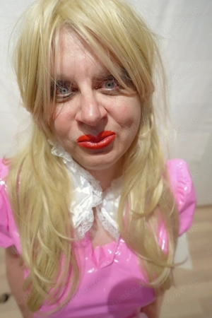 Er sucht Ihn gut bestückt