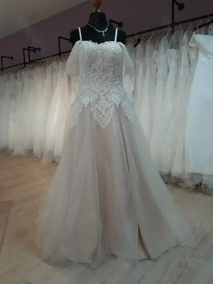 Aussergewöhnliches Prinzessinnen Brautkleid in Nude Schoko Ivory gr. 46 Neuware