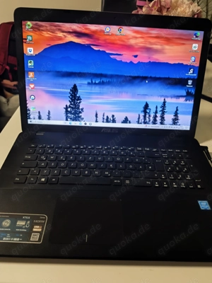 Asus Laptop mit neuen Akku 