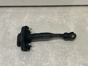 Tesla Y - Fangband   Stopper   Scharnier Tür hinten links