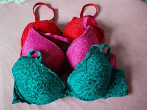 Bunte BHs versch. Größen 
