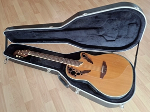Ovationgitarre mit Koffer
